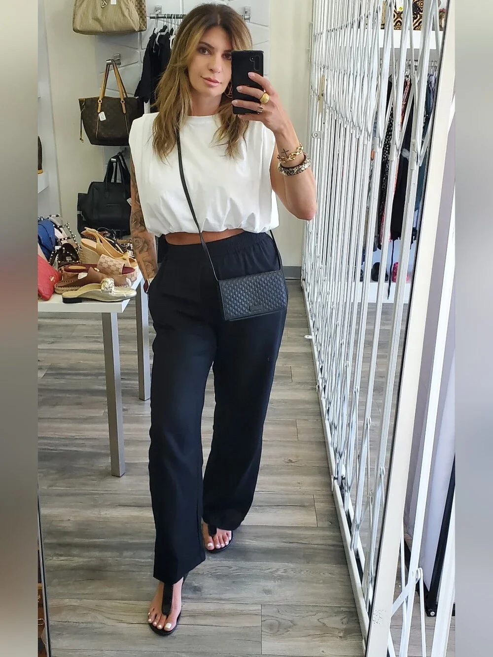 Gucci Microguccissima Crossbody Wallet On Stap - Picture 15 of 15